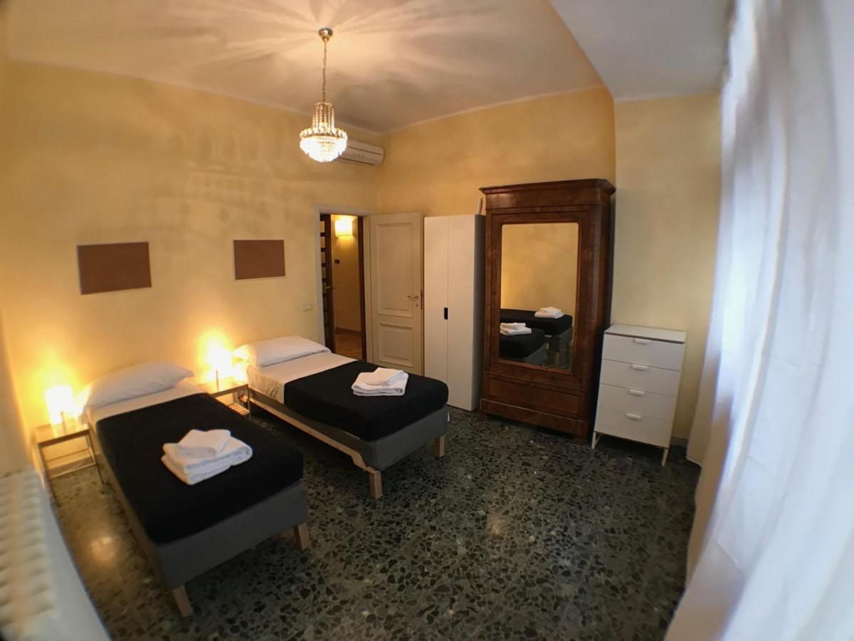 Ponte Vecchio 4 Bedrooms Firenze Bagian luar foto