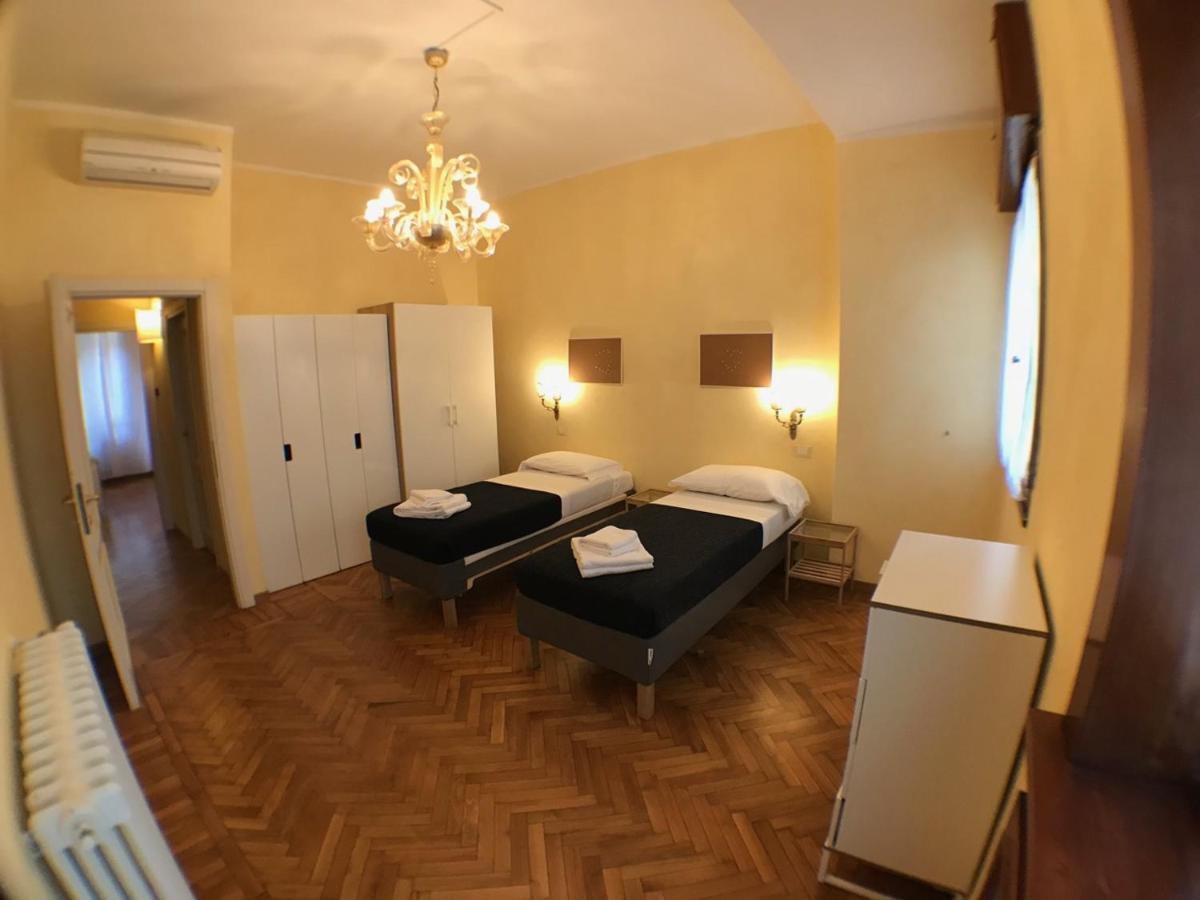 Ponte Vecchio 4 Bedrooms Firenze Bagian luar foto