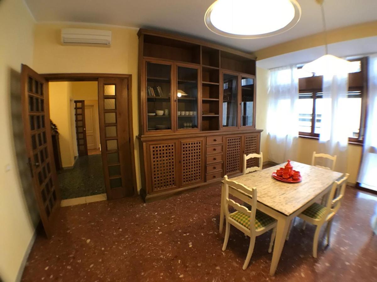 Ponte Vecchio 4 Bedrooms Firenze Bagian luar foto