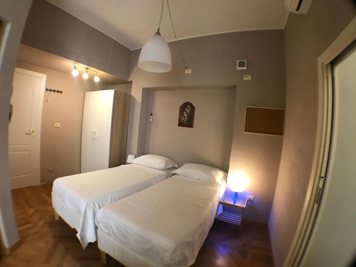 Ponte Vecchio 4 Bedrooms Firenze Bagian luar foto
