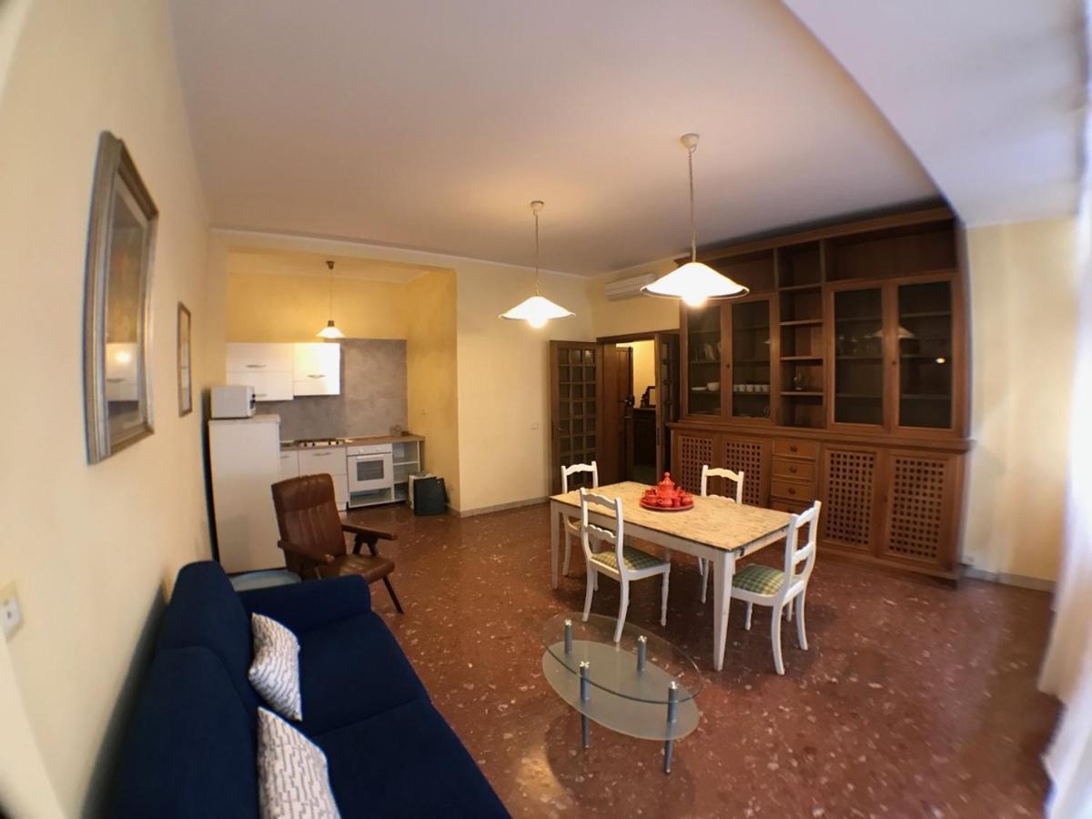 Ponte Vecchio 4 Bedrooms Firenze Bagian luar foto