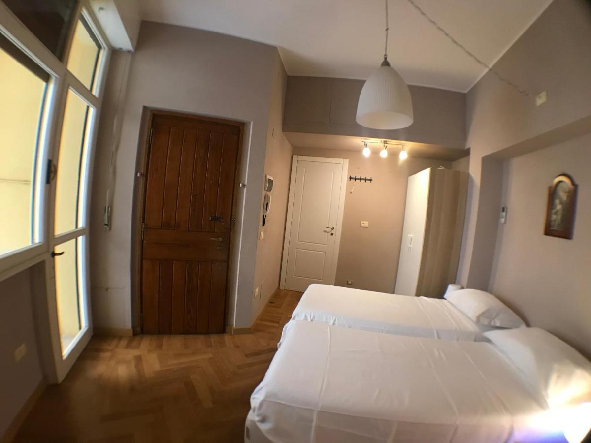 Ponte Vecchio 4 Bedrooms Firenze Bagian luar foto